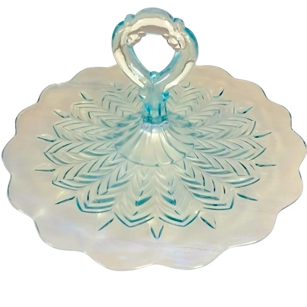 Jeannette Glass Center Handle Server – Feather Pattern 11 inches